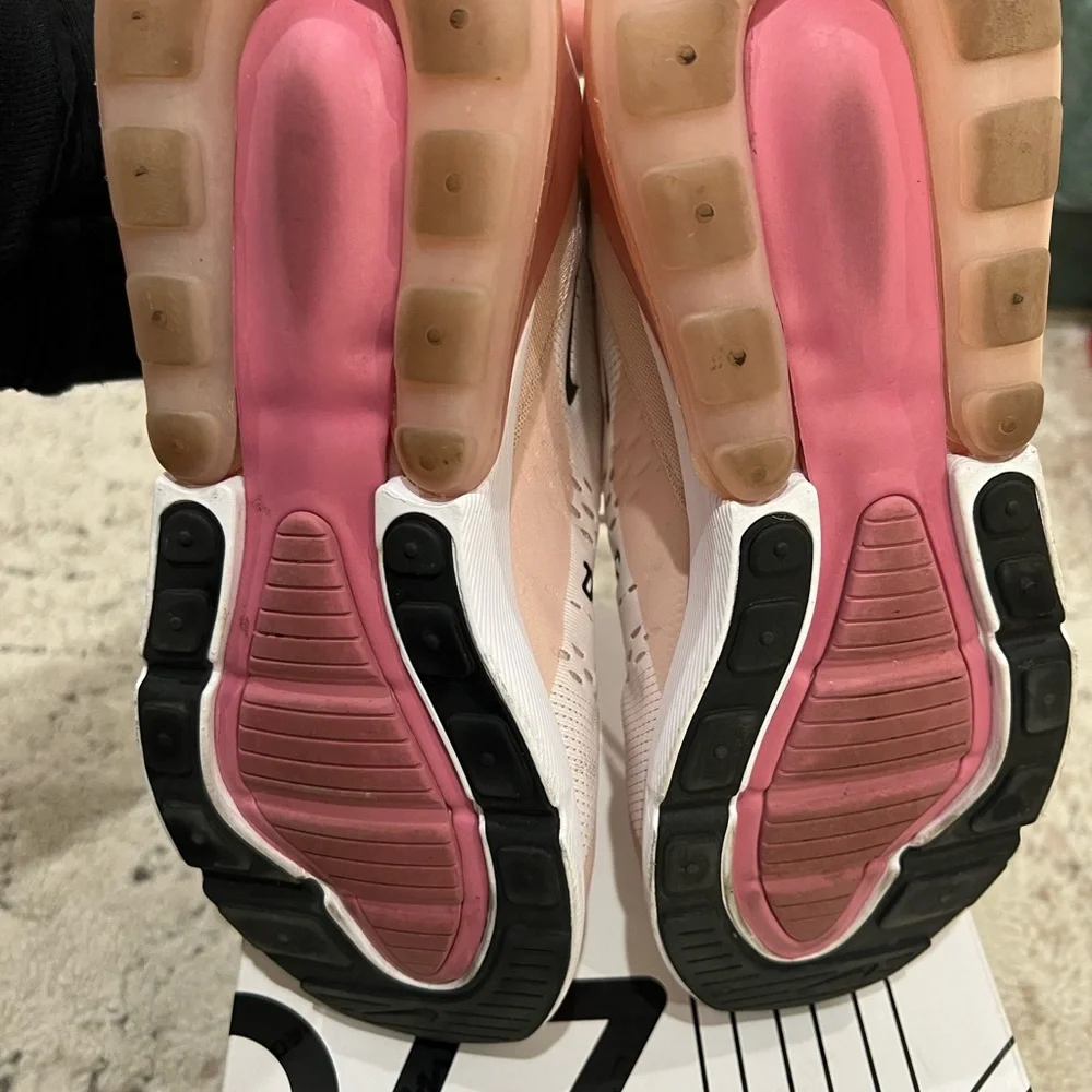 Nike Women’s Air Max 270 - Picture 6 of 7